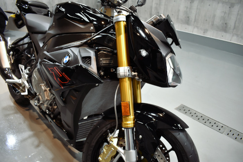 1000r2.jpg