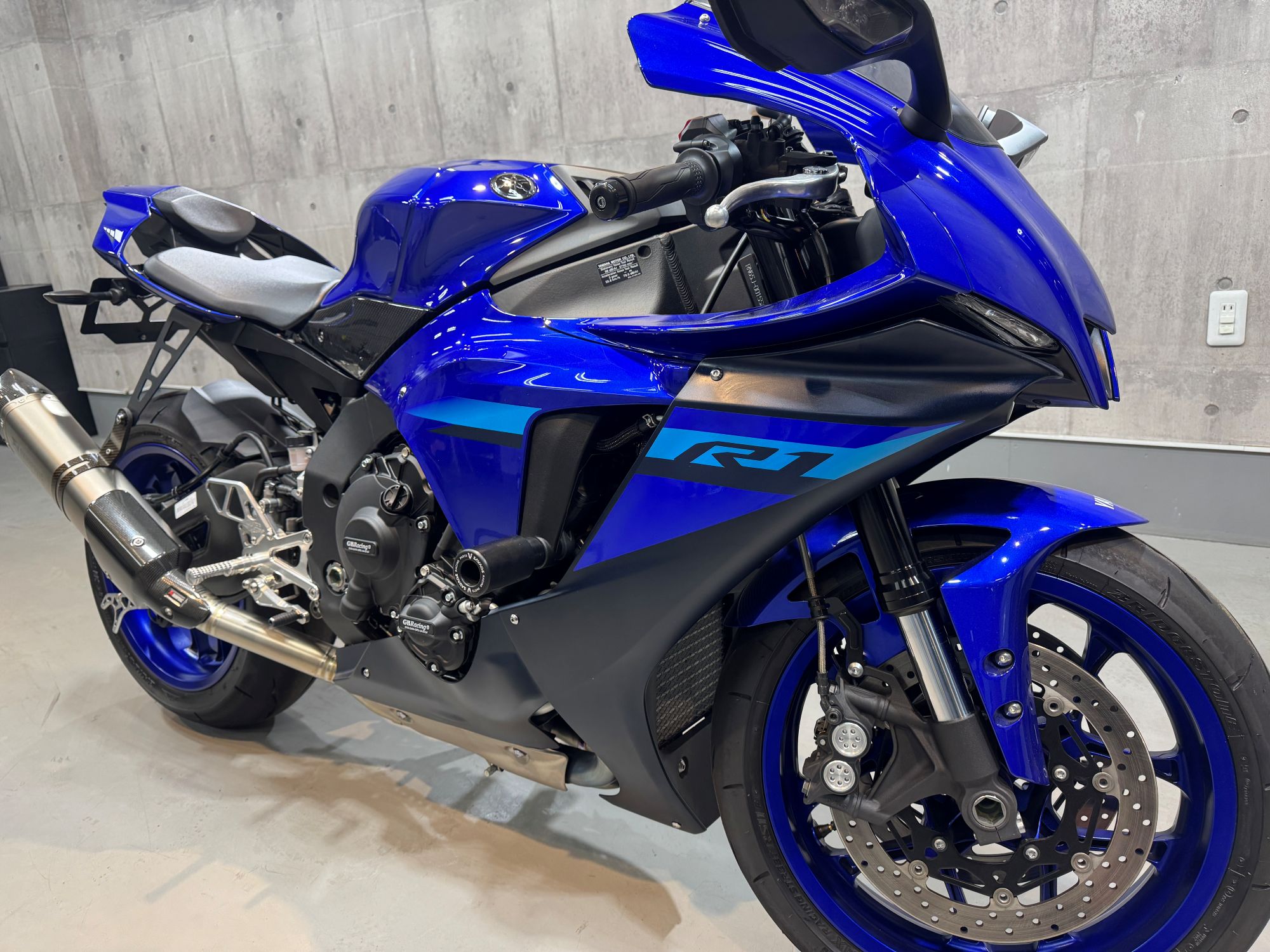 メインビジュアル4